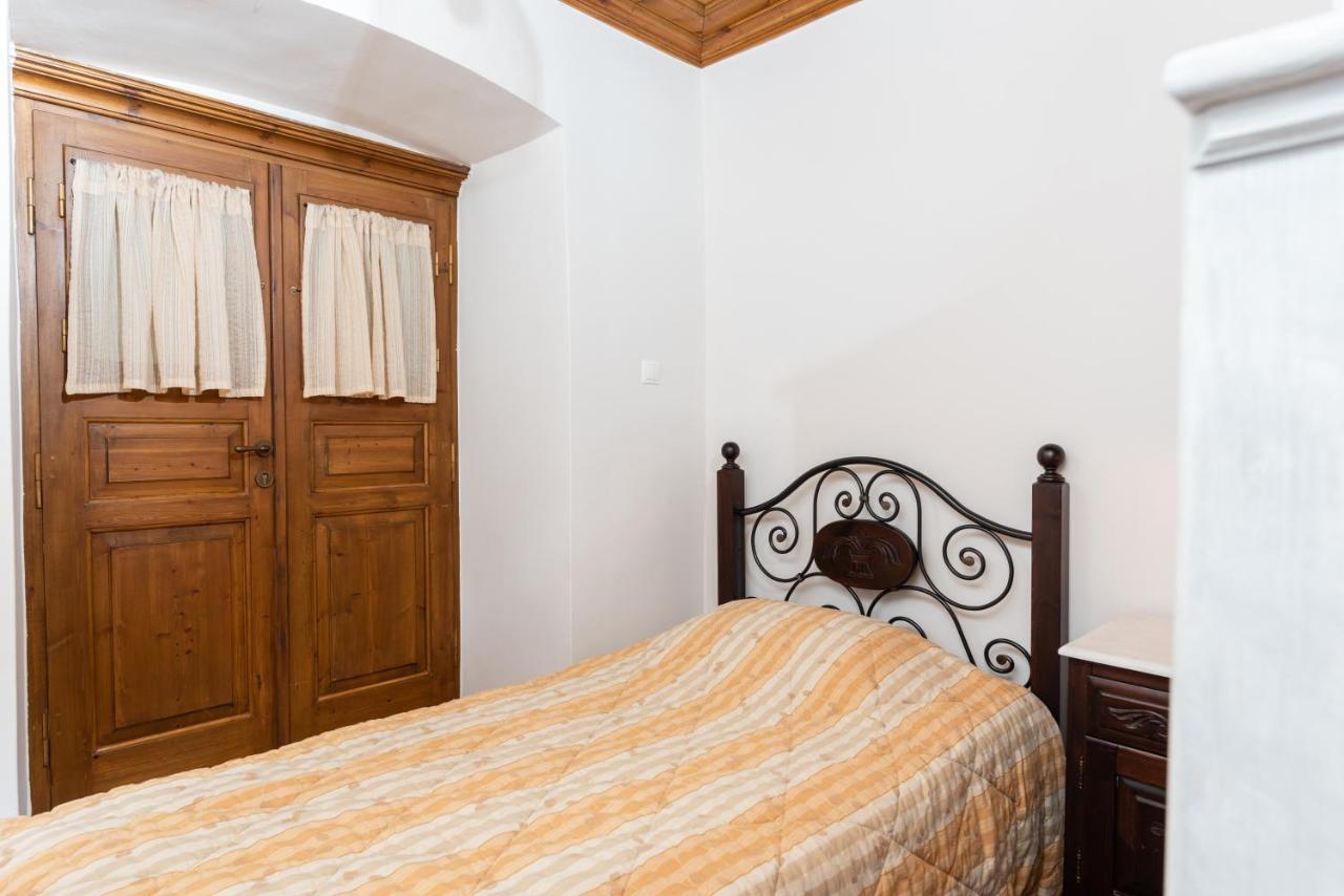Kaza Guesthouse Dimitsána Eksteriør bilde