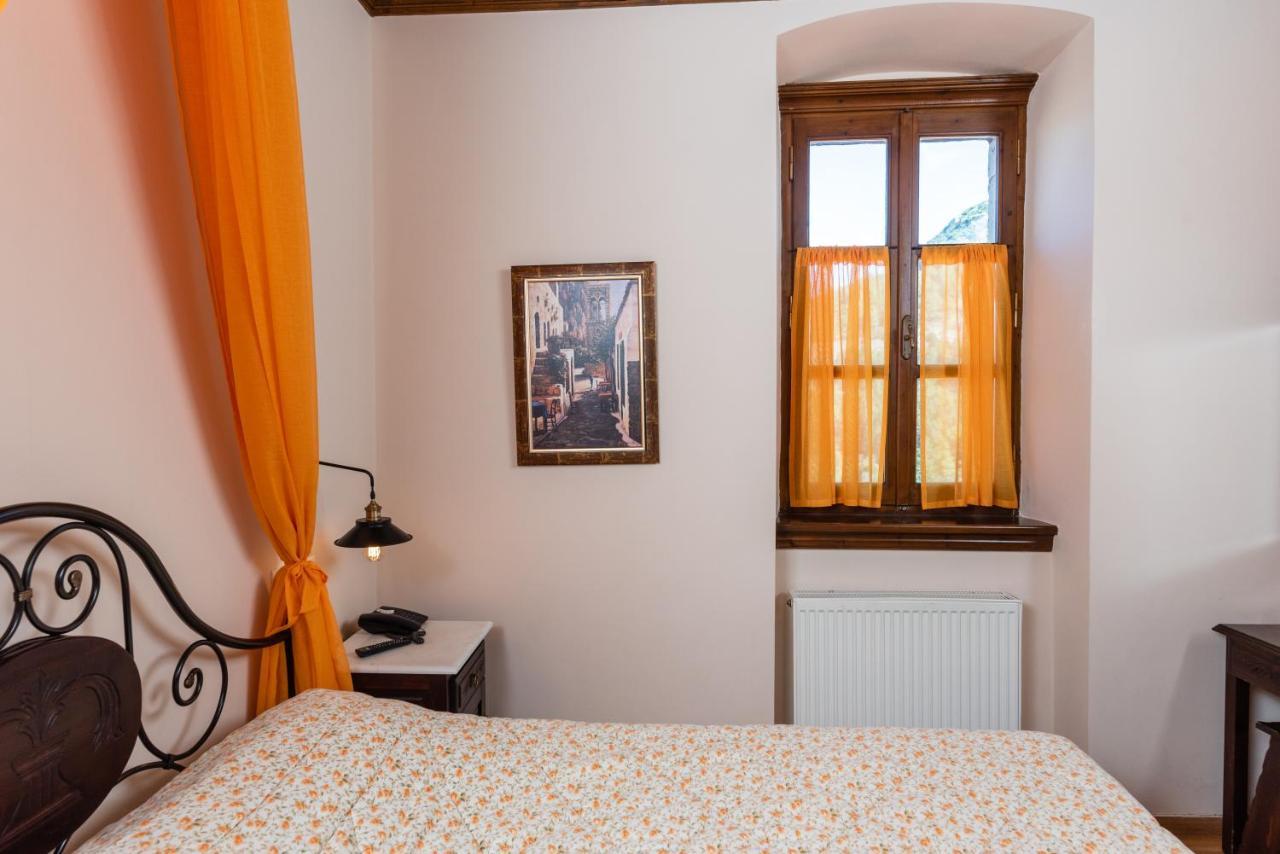 Kaza Guesthouse Dimitsána Eksteriør bilde